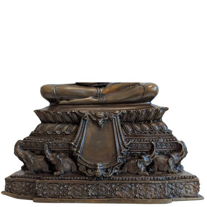 Sitzender Buddha Bronze mit Elefanten Sockel balancierte Figur mit Ruhe