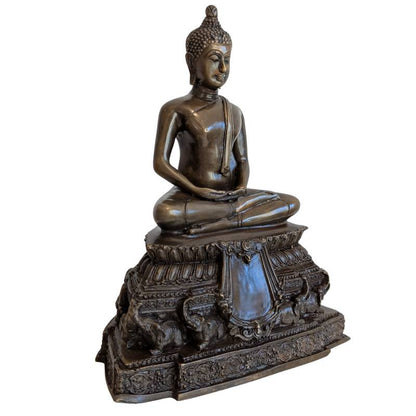 Sitzender Buddha Bronze Meditation mit Elefanten Sockel und Patina