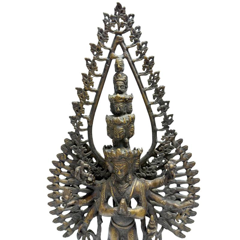 Stehende Avalokiteshvara Statue aus Bronze mit tausend Armen, Lot 461, 49 cm Höhe, 4,2 kg, Sahasrabhuja Lokeshvara mit 11 Köpfen und Resten originaler Feuervergoldung, 1stbuddha.