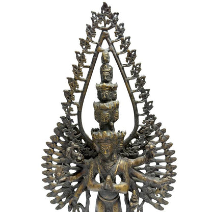 Stehende Avalokiteshvara Statue aus Bronze mit tausend Armen, Lot 461, 49 cm Höhe, 4,2 kg, Sahasrabhuja Lokeshvara mit 11 Köpfen und Resten originaler Feuervergoldung, 1stbuddha.
