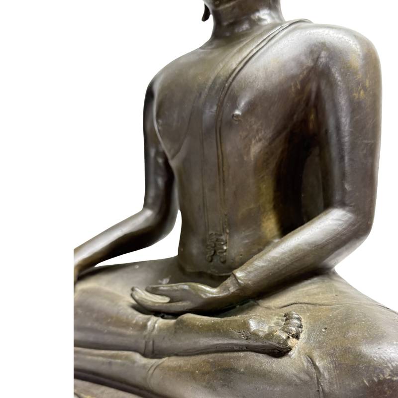 Mehrstufiger Thron des thailändischen Buddhas aus massiver Kupferlegierung.