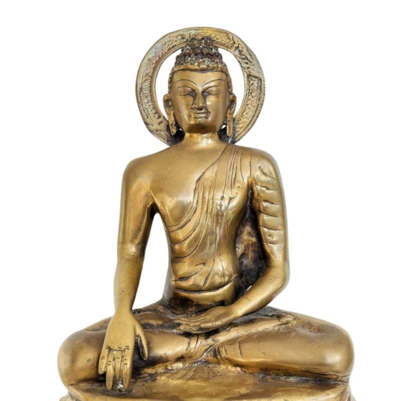 Antike Tara Skulptur aus Nepal, feuervergoldete Bronze, Darstellung mit Utpala-Lotus, handgefertigte Lotusbasis, tiefe Alterspatina, sakrale nepalesische Kunst, Lot 408.
