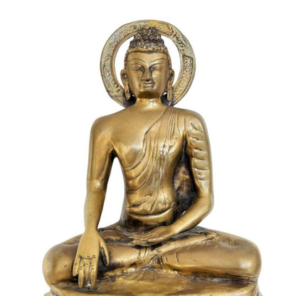 Antike Tara Skulptur aus Nepal, feuervergoldete Bronze, Darstellung mit Utpala-Lotus, handgefertigte Lotusbasis, tiefe Alterspatina, sakrale nepalesische Kunst, Lot 408.