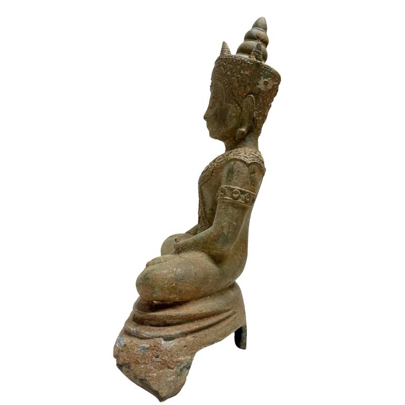 thai buddha figur bronze meditation traditionelle stilform ruhige praesenz