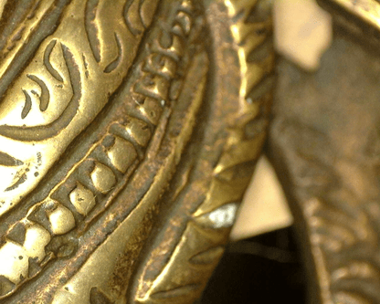Tibetisch-buddhistische Statue des Manjushri aus Bronze, handgefertigt mit traditionellen Symbolen