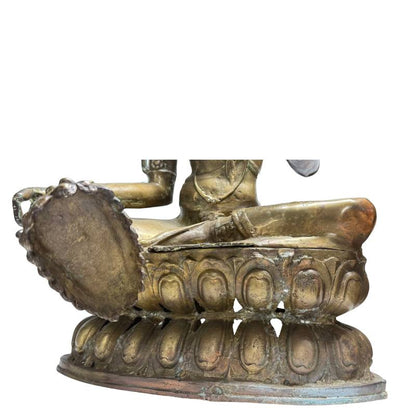 Tibetische Kunstfigur einer Bodhisattva-Darstellung, stehende Tara aus Bronze, 80 cm, Lot 408 bei 1stbuddha, Vajrayana-Ikonografie, 19. Jahrhundert, schwere Bronze mit Feuervergoldungsresten und rötlich-brauner Patina.