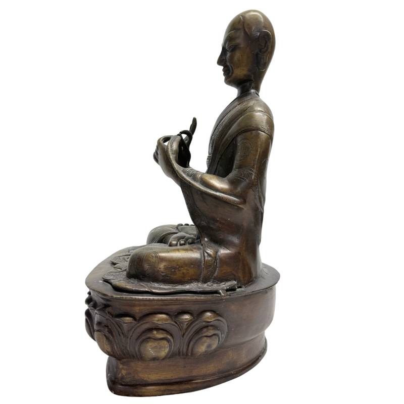 Antike tibetische Mönchs-Statue (Lama) aus massiver Bronze, auf einem Lotusthron sitzend, 38 cm hoch, 8,1 kg, 19. Jahrhundert