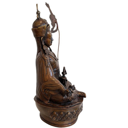 Tibetischer Guru Rinpoche Bronze mit Feuervergoldung und gewachsener Patina Vajra Mudra