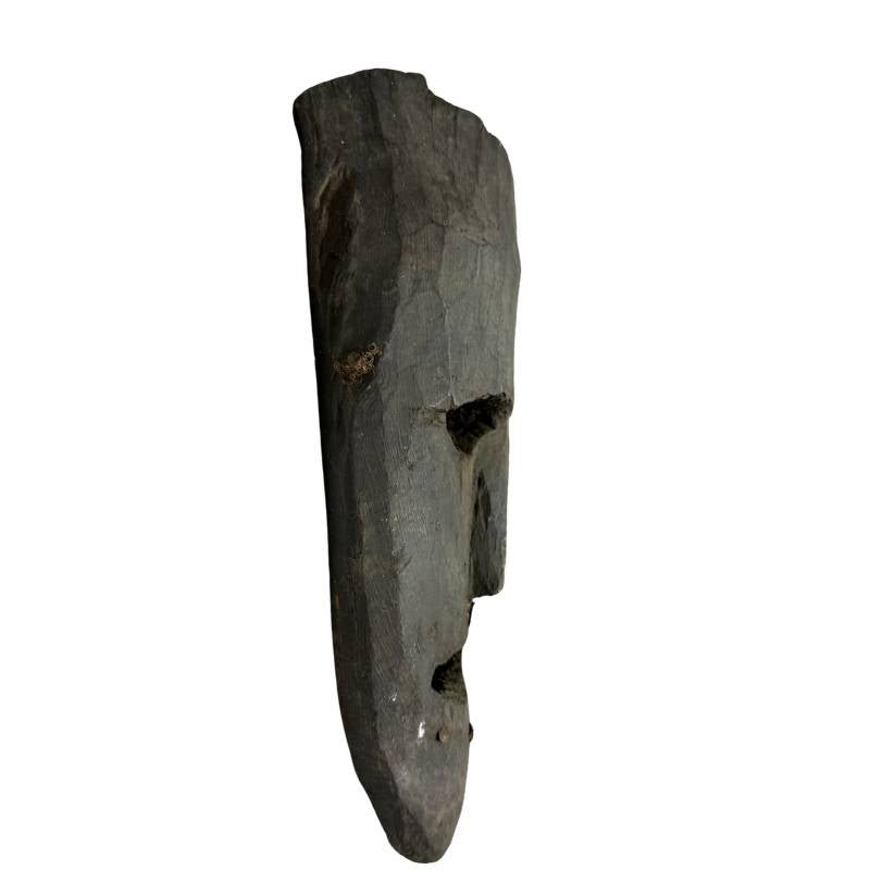 Himalaya Holzmaske aus Nepal mit dunkler Patina