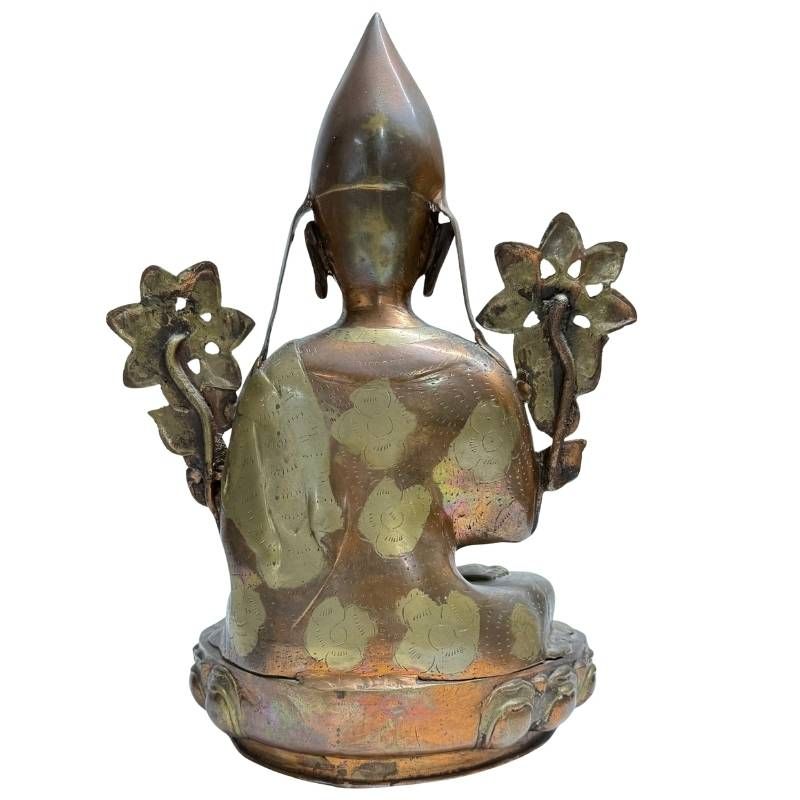 Antike Bronze-Statue des Tsongkhapa Lama auf doppelter Lotusbasis, feuervergoldet, Himalaya-Region (Ladakh), 18.-19. Jahrhundert, 40 cm hoch